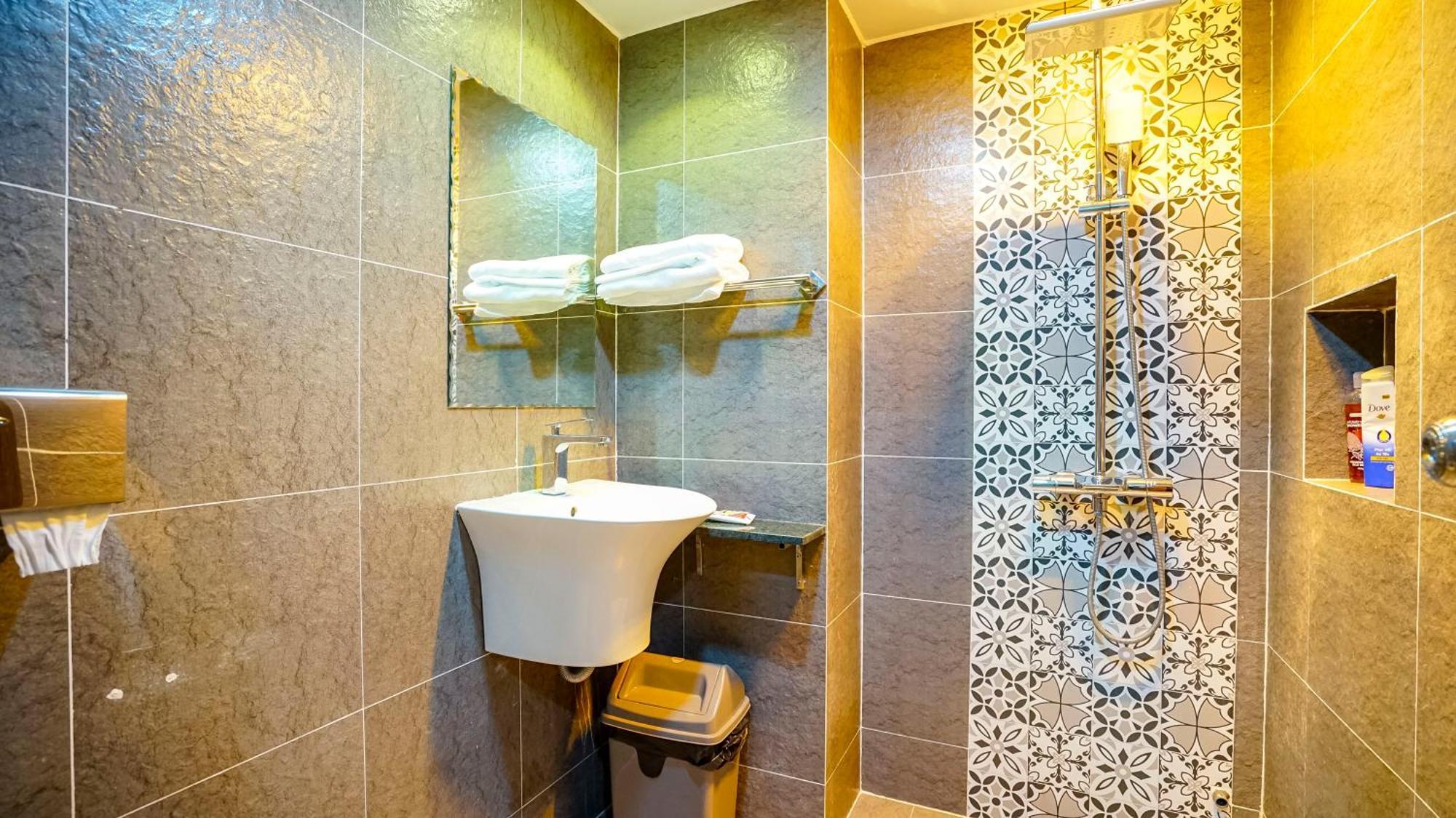 Hanoi Ben'S Apartment And Hotel Экстерьер фото